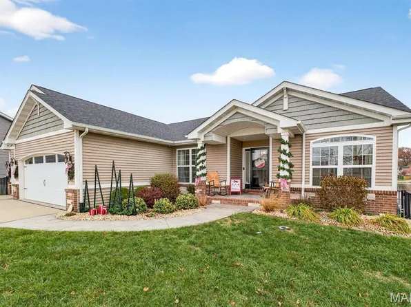 727 W 5th St, Saint Jacob, IL 62281