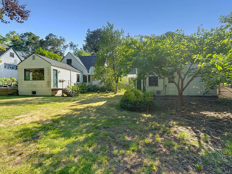 1434 Fernwood Dr — Photo 38