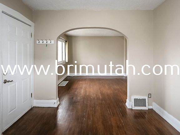 2nd image of 570 Hollywood Ave