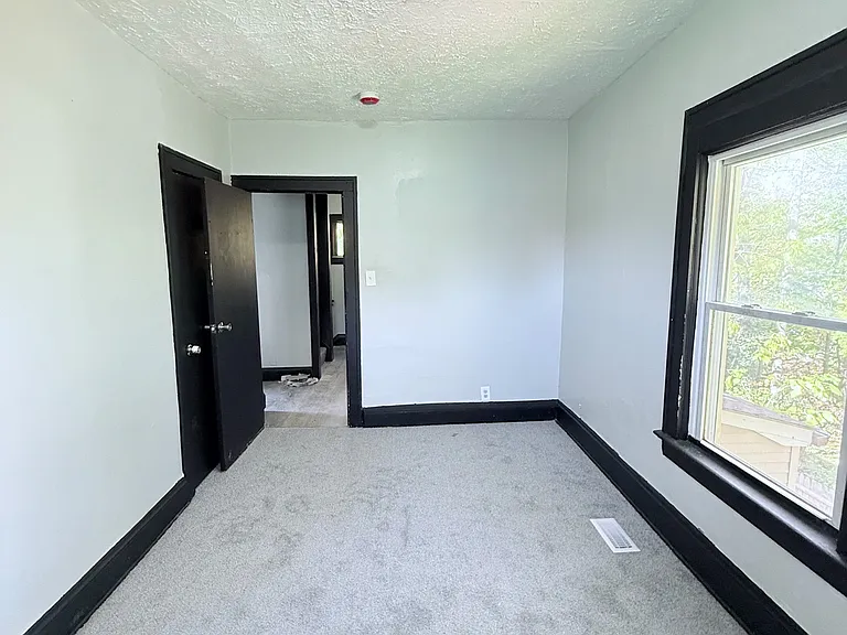 11617 Ely Ave — Photo 13