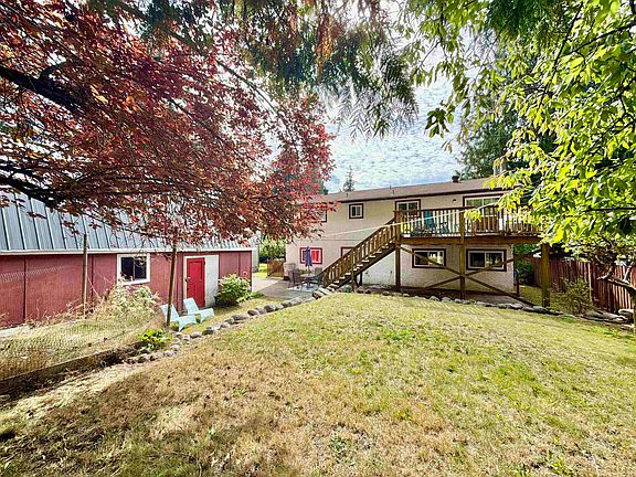 3rd image of 1044 Fircrest Rd