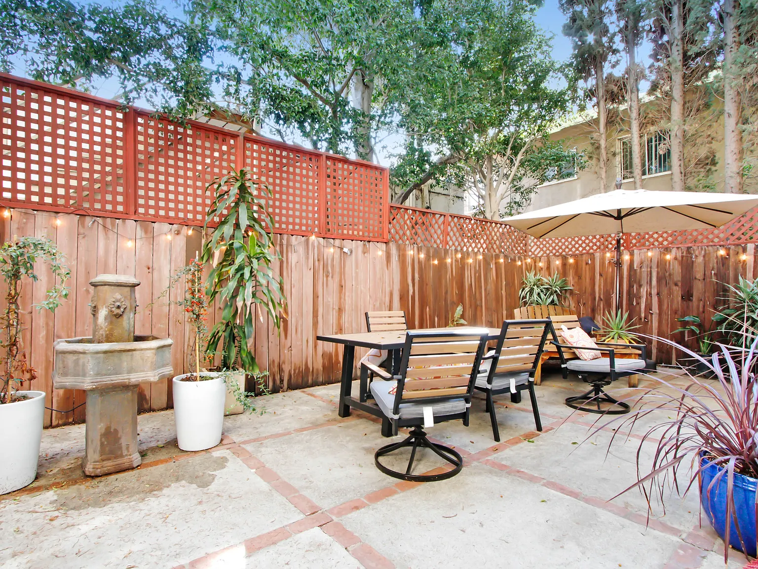 Savoy Plaza Apartments — Photo 3