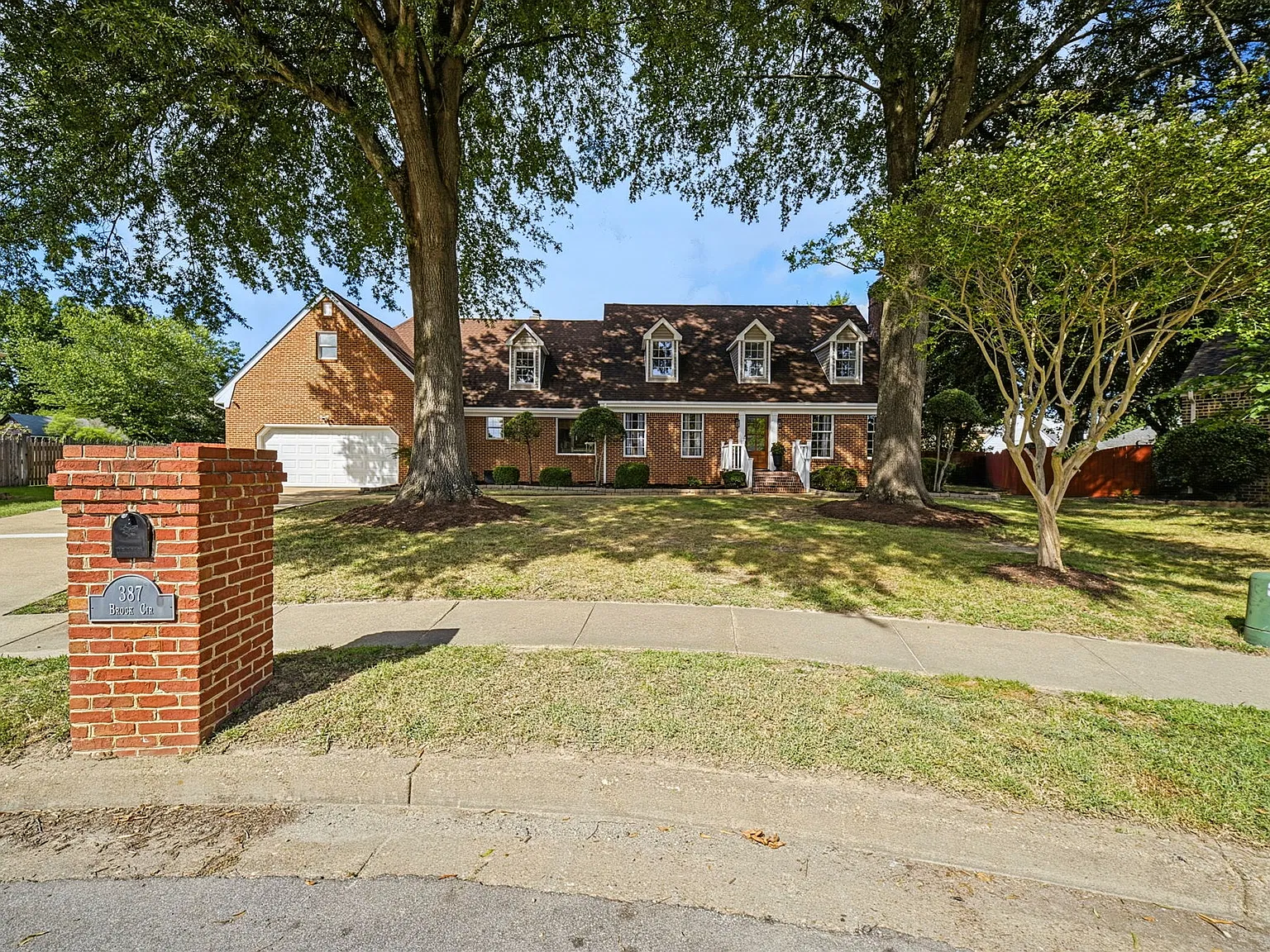 5 bed, 3434 sqft, $3,400 — Photo 3