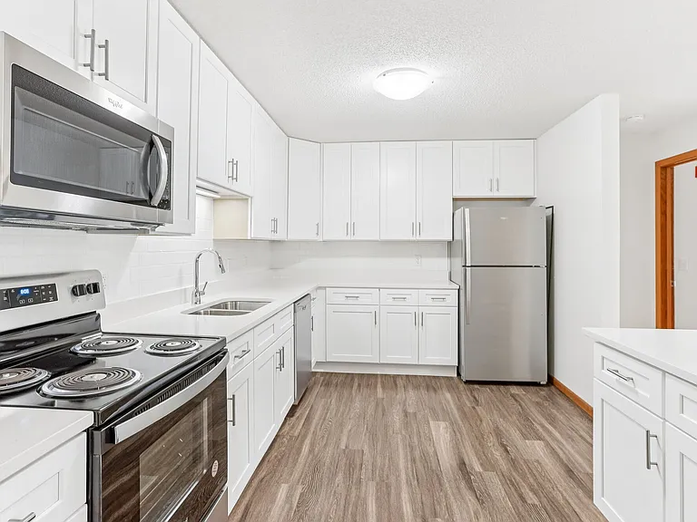 Vernon Oaks Apartments — Photo 57