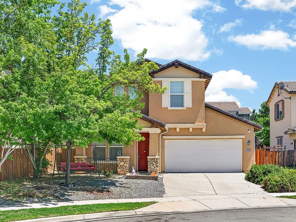 10235 Lucente Way