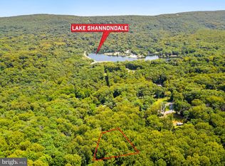 31 Shenandoah River Dr, Harpers Ferry, WV 25425