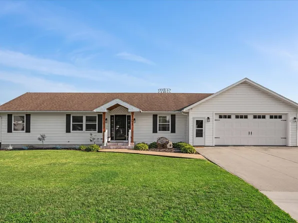101 South St, Delhi, IA 52223