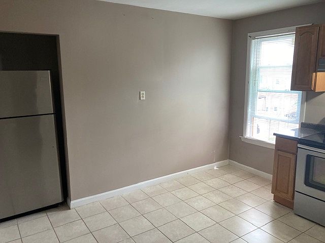 Kitchen- Eat-In area
