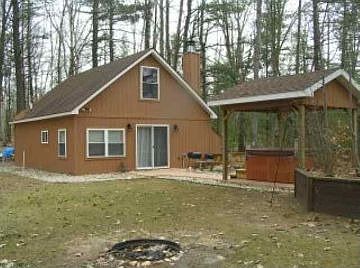 Awesome Cottage on Long Lake, Beautiful Acreage - Waterfront - Hot Tub 