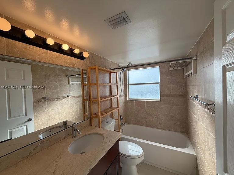 1881 Washington Ave #6A — Photo 14