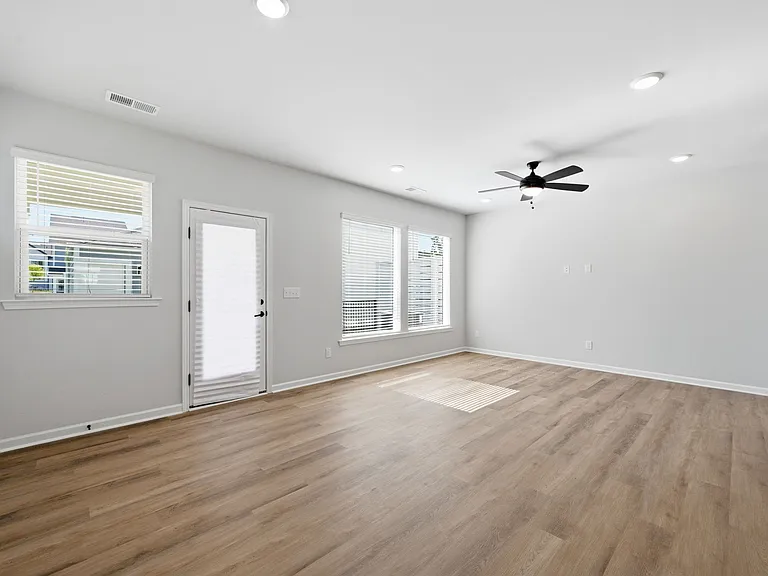10134 Mamillion Dr — Photo 19