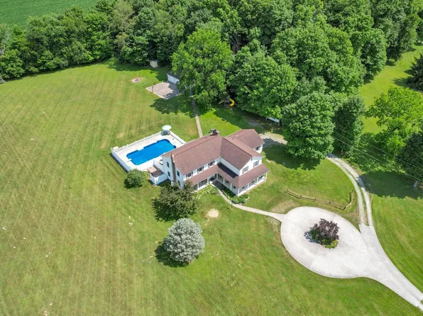 3120 Fairfield Union Rd NE, Lancaster, OH 43130