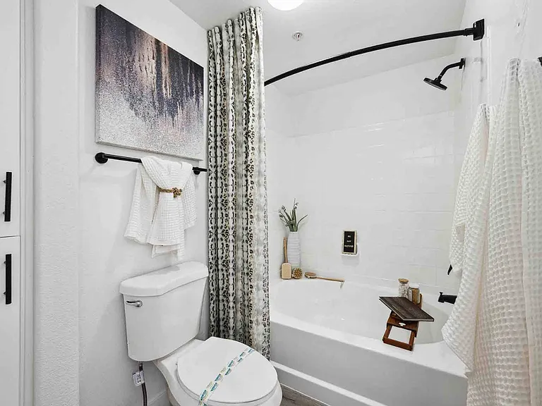 Zone, Glendale, AZ, Bathroom