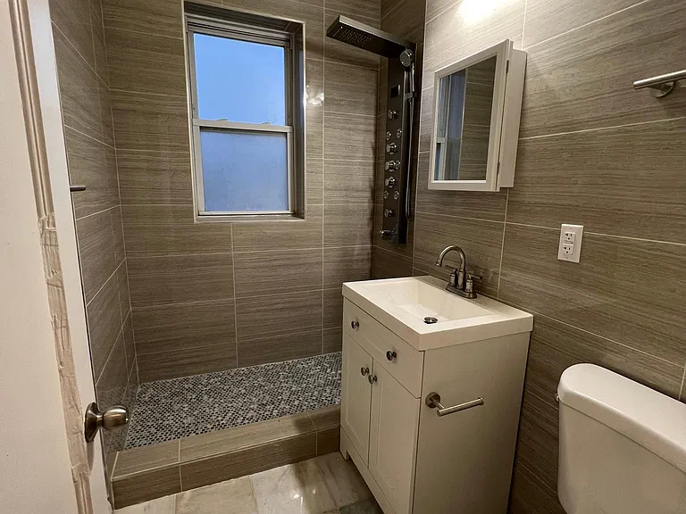 40 Lenox Ave — Photo 6