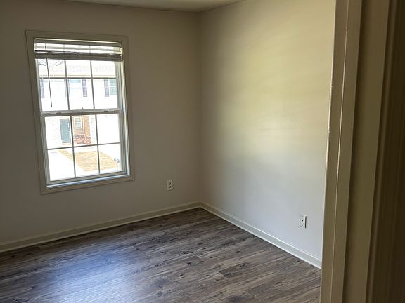 5th image of 2606 Hickory Ln