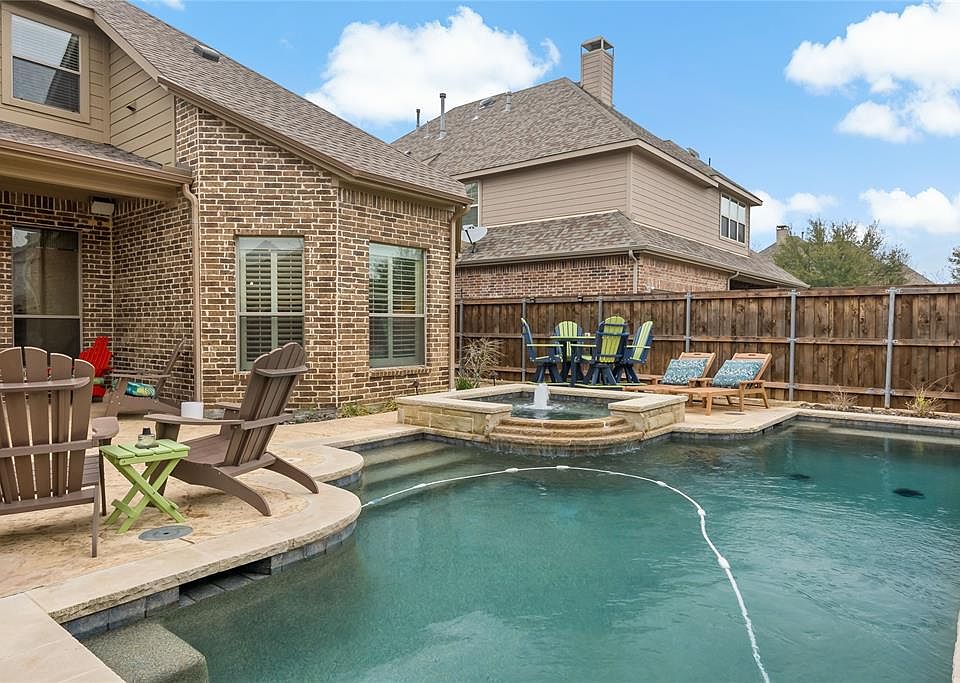 1st image of 851 Blackwood Dr