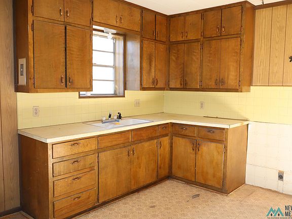 2nd image of 221 S Granite St