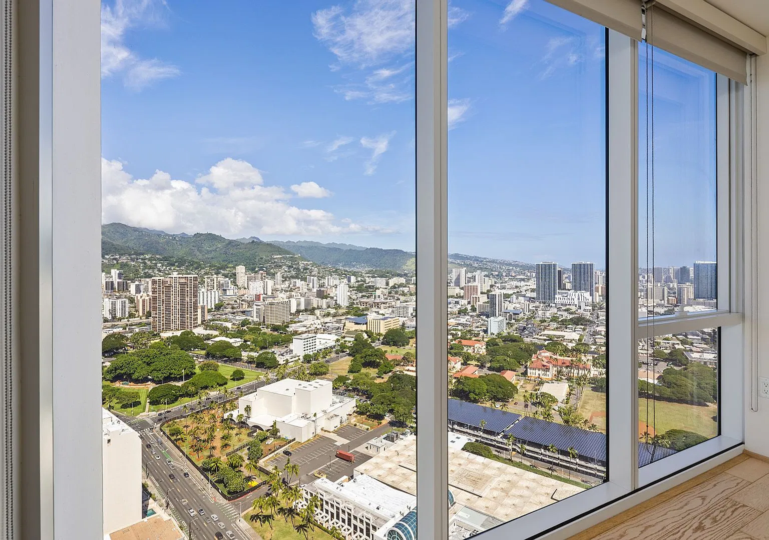Symphony Honolulu - 1BR with 2 Parking Stalls — Photo 4