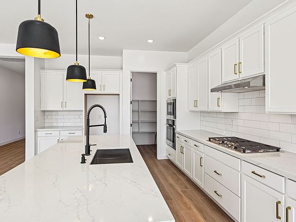 Madera - Aspen Interior Image 3