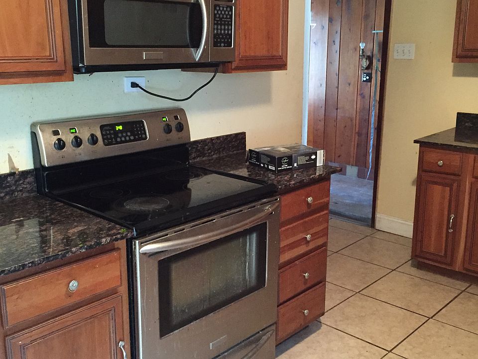 1st image of 10117 Knollcrest Dr