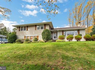 1920 Sharon Rd, Meadowbrook, PA 19046