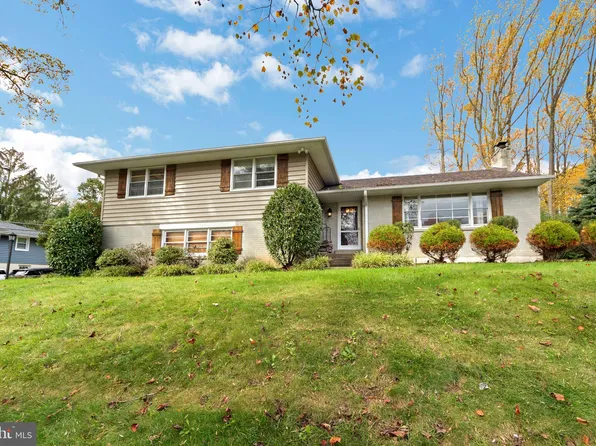 1920 Sharon Rd, Meadowbrook, PA 19046