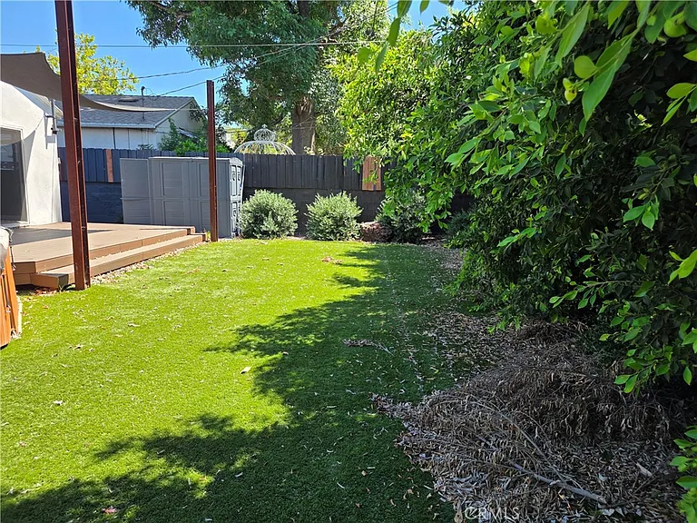 5779 Enfield Ave — Photo 9