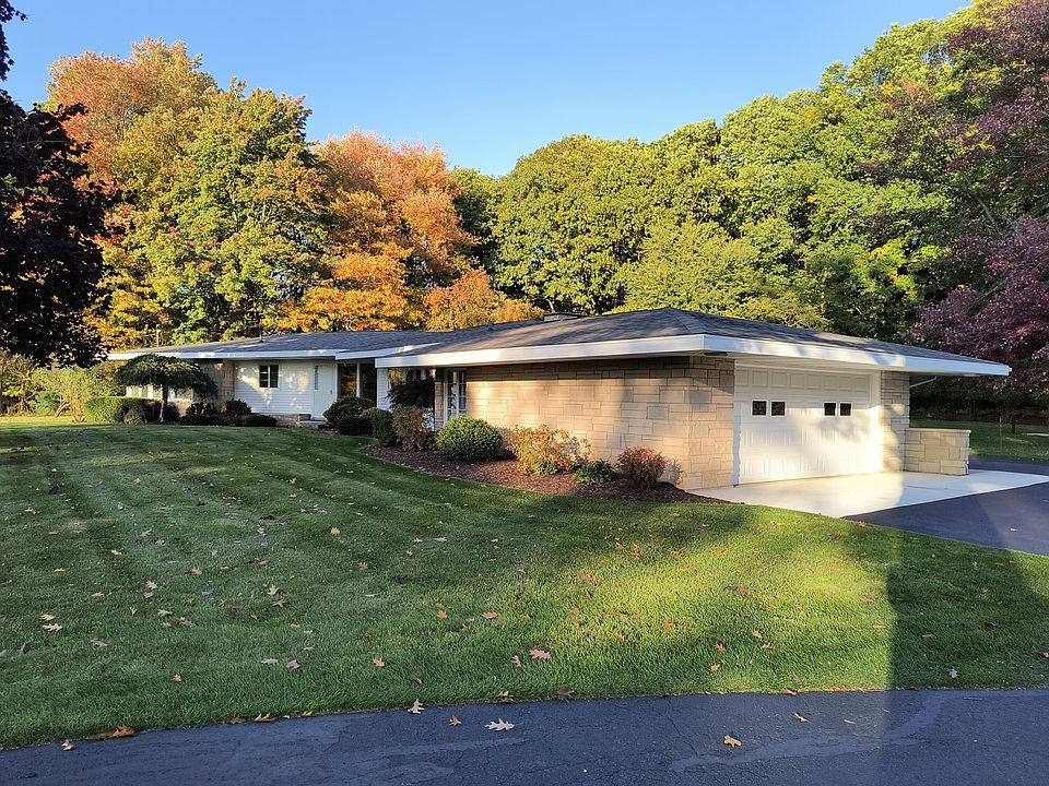 1st image of 648 N Jebavy Dr
