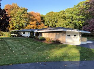 648 N Jebavy Dr, Ludington, MI 49431