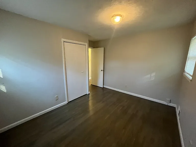 2806 Norgate Ln — Photo 6