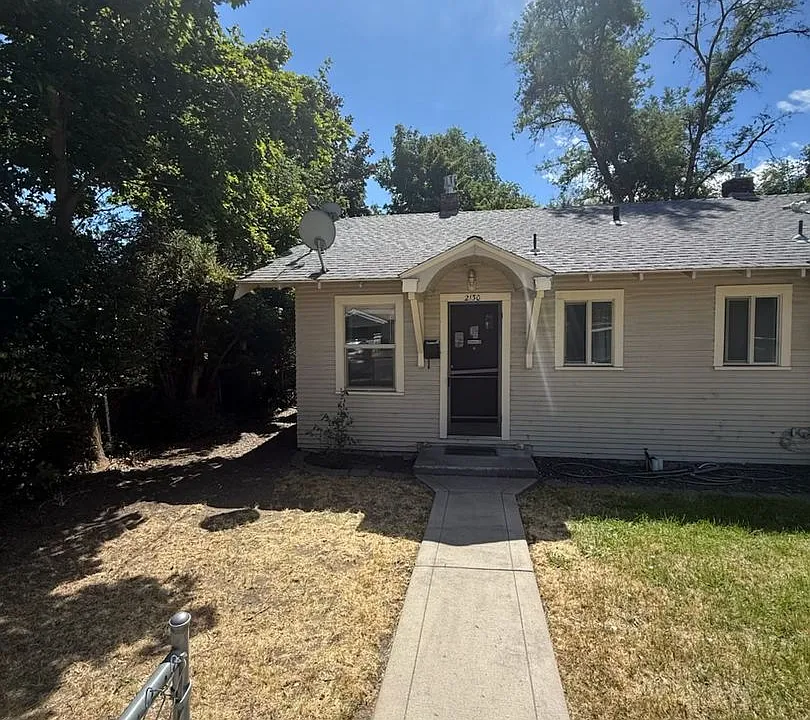 2130 Vine Ave