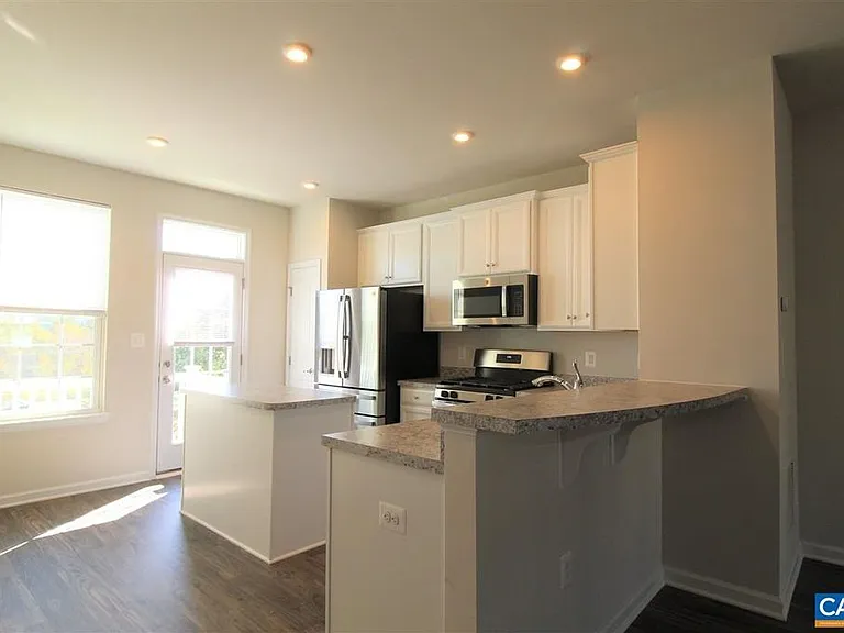 2087 Elm Tree Ct — Photo 2