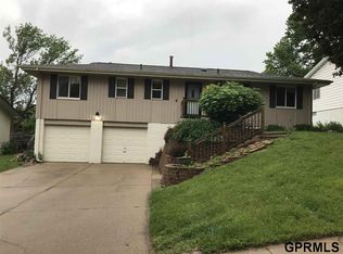 1618 N 107th St, Omaha, NE 68114