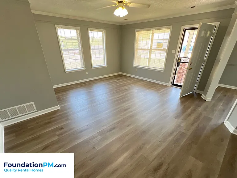 2485 Wellons Ave — Photo 7