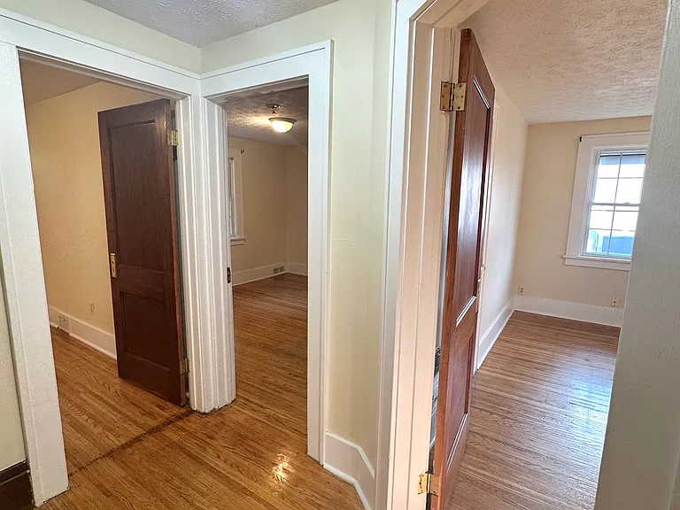 227 Sawyer St — Photo 8