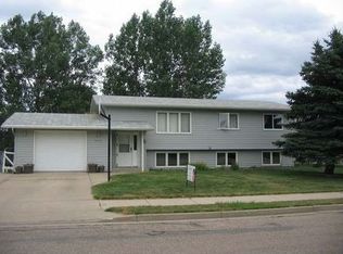 4016 35th Ave NW, Mandan, ND 58554