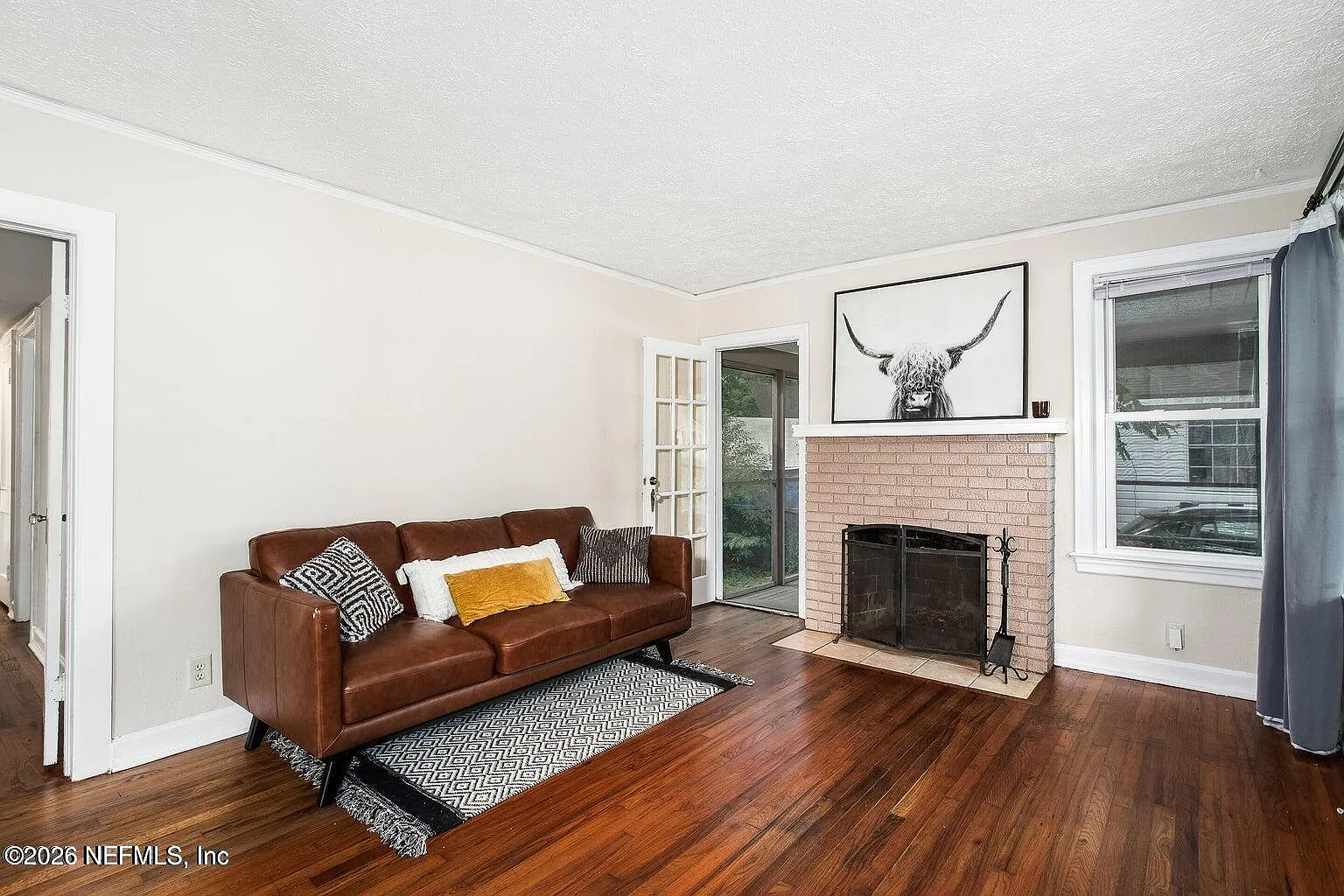 3 bed, 1.0 bath, 1170 sqft, $1,800 — Photo 3