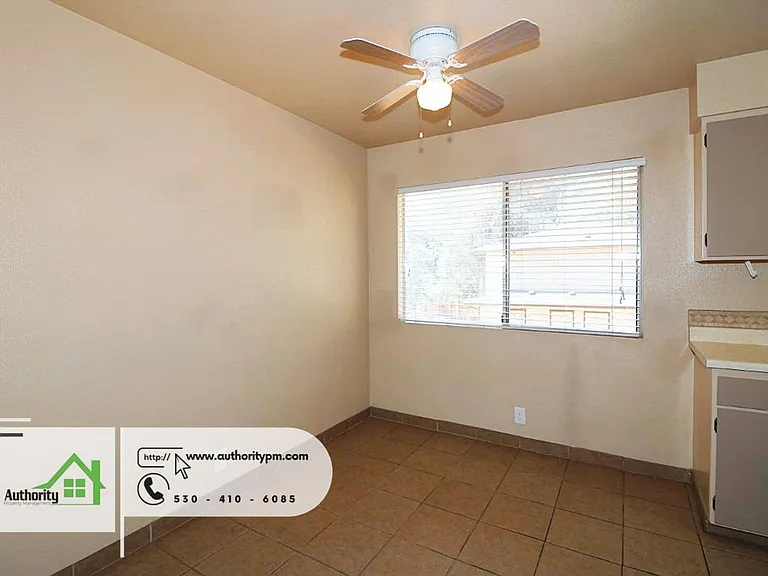 1553 Bramble Pl #4 — Photo 7