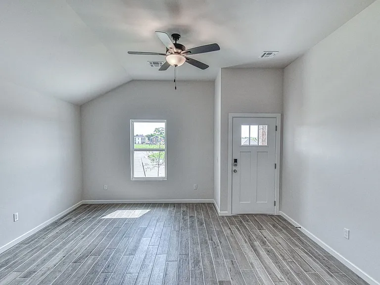928 Varenna Ct — Photo 4