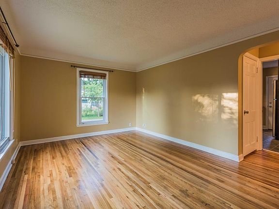 4th image of 4554 Sheridan Ave N