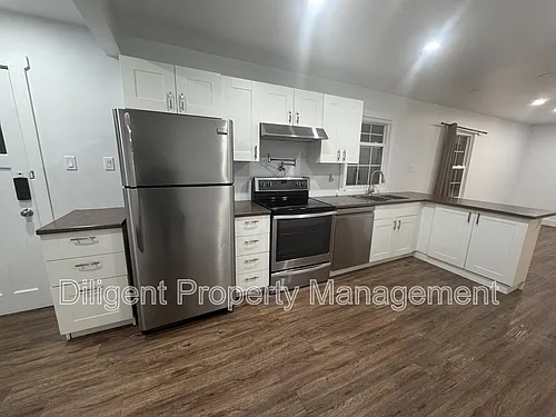 736 Stormont St #UPPER Photo 1