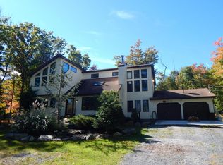 301 Seneca Ln, Canadensis, PA 18325