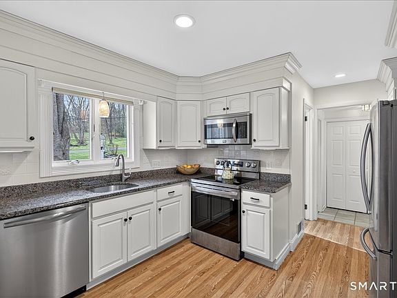 2nd image of 7 Pleasant Hill Road
