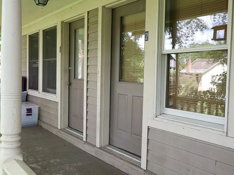 220-222 West Spencer Street — Photo 23