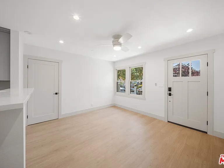 323 N Avenue 52 — Photo 9