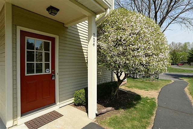 1st image of 204 Burgoyne Dr
