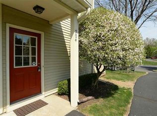 204 Burgoyne Dr, Clifton Park, NY 12065