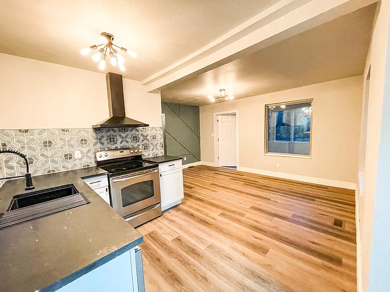 704 Cooper Ave #A — Photo 2