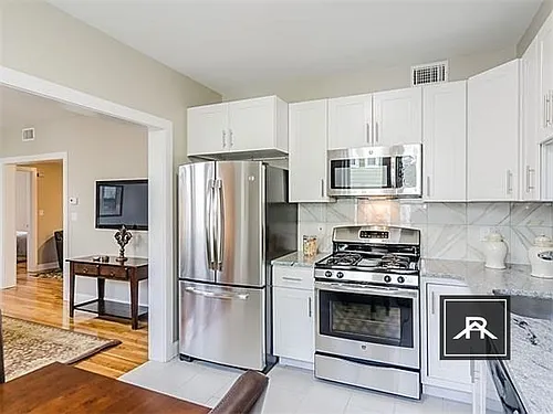4 Leicester St #4 Photo 1