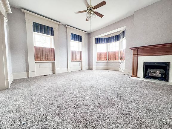 5th image of 405 E Spring St